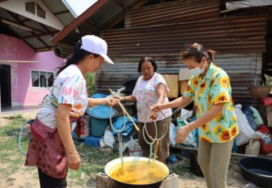 ย้อมสี แต้มลาย พลิกโฉมผ้าฝ้ายไทย