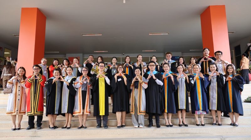 ร่วมยินดีจากใจชาว FMS คณะวิทยาการจัดการ มรภ.เลย ร่วมยินดีบัณฑิต-มหาบัณฑิต ในวันซ้อมใหญ่พิธีพระราชทานปริญญาบัตร